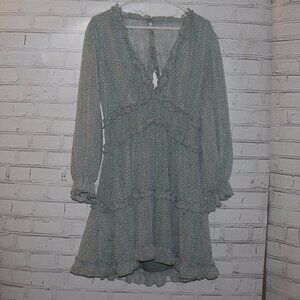 🌿 Long‑Sleeve Floral Ruffle Dress · No Size Tag · Approx. M/L Fit · Light Green